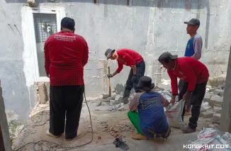 Pemko Bekasi Bongkar Bangunan di Atas Saluran Air di Pondok Pekayon Indah
