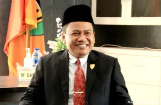 Pengunjung Pantai Carocok Keluhkan Tarif Parkir Liar yang Melonjak Saat Libur Lebaran