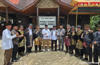 Wakil Bupati Pesisir Selatan Hadiri Tradisi 'Manjalang' di Rumah Gadang Mandeh Rubiah, Lunang