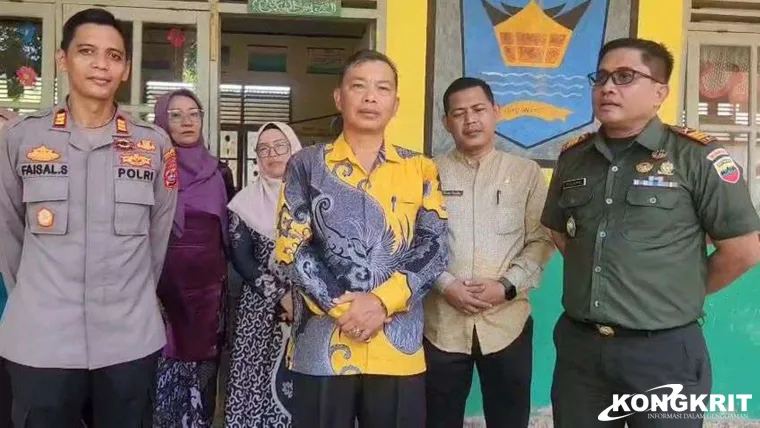Koramil 04 Lengayang Gelar Program Makan Bergizi Gratis bagi 100 Siswa di Pesisir Selatan