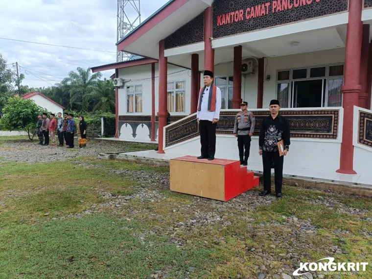 Peringati Hardiknas 2025, Kecamatan Pancung Soal Gelar Upacara Bendera Merah Putih