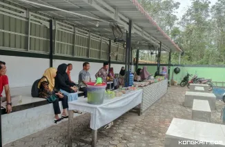 Semangat Sedekah di Masjid Al Ikhlas Sungai Tambang, Jemaah Berlomba Berbagi di Hari Jumat