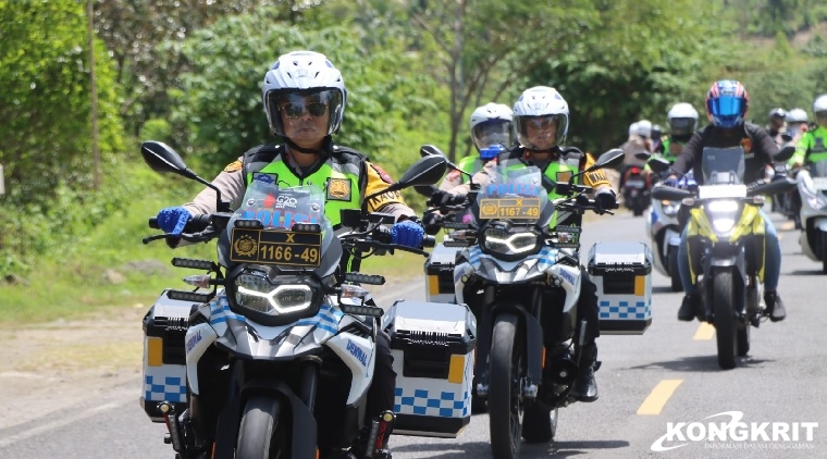 Kapolres Tulungagung AKBP Teuku Arsya Khadafi saat memimpin patroli di kawasan JLS