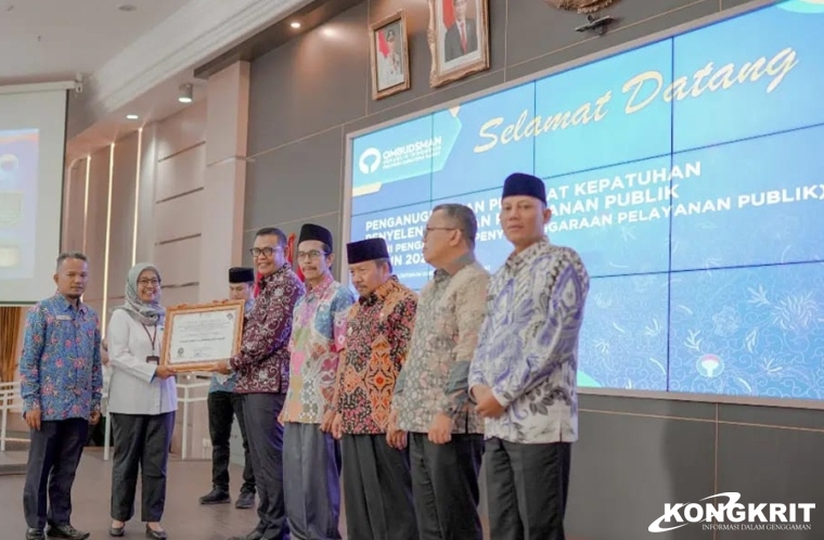 Kabupaten Solok meraih penghargaan tertinggi dalam penilaian kepatuhan