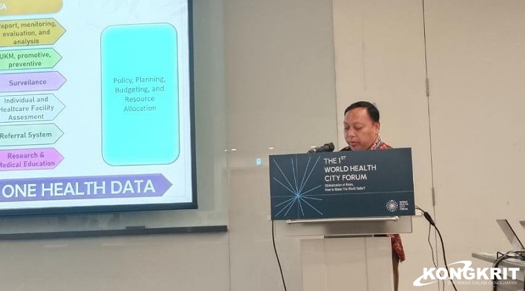 Kadinkes Tulungagung dr. Kasil Rokhmad saat  pemaparan di 1st Word Healt City Forum