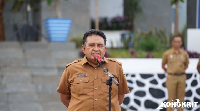 Senin, 22 Januari 2024, apel pagi di Lapangan Kantor Bupati Solok yang di pimpin Kepala Dinas Pertanian Kabupaten Solok, Kennedy Hamzah. .
