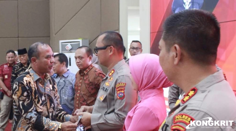 Sabtu, 13 Januari 2024, Ketua DPRD Kabupaten Dharmasraya, Pariyanto, SH, bersama Anggota DPRD Ampera Dt Labuan turut hadir dalam acara pisah sambut Kapolres Dharmasraya.