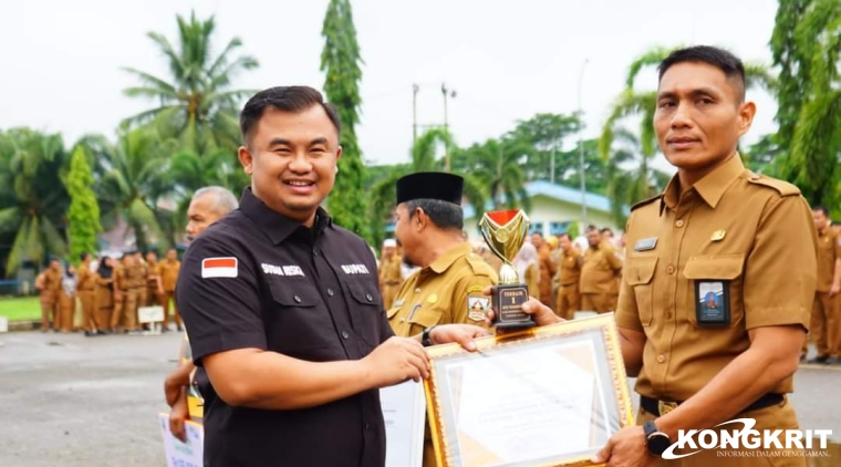 Membanggakan, Dinas Penanaman Modal dan Pelayanan Terpadu Satu Pintu Kabupaten Dharmasraya Mendapatkan Sejumlah Penghargaan