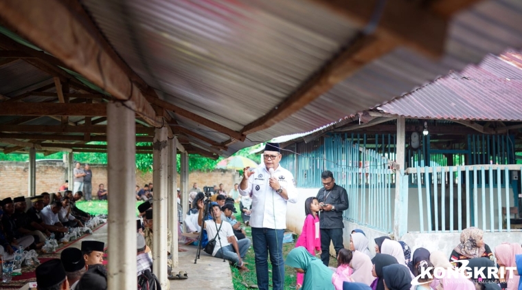 Bupati Solok Menghadiri acara adat &quot;Bakaua Ka Tampek Manjapuik Baniah&quot; di kawasan Benda Cagar Budaya Makam Gobah Angku Boyok, Jorong Pintu Rayo, Nagari Aripan, pada Kamis, 25 Januari 2024.