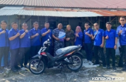 Senin, 15 Januari 2024, Iwin Hartono, pelanggan setia Perumda Air Minum Kota Padang, berhasil meraih hadiah utama berupa sepeda motor Honda Revo Fit 125 pada momen Gebyar HUT ke-49 Perumda AM Kota Padang.