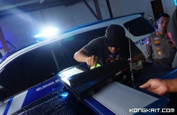 Lampu rotator kendaraan Satlantas Polres Tulungagung bagian belakang ditutup cutting stiker film