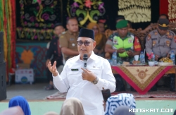 Senin, 15 Januari Bupati Solok, Capt. H. Epyardi Asda, melakukan kunjungan kerja ke Nagari Saniangbaka di Medan Nan Bapaneh Balai Lalang, Kabupaten Solok.