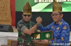 Rabu, 17 Januari 2024, Intelijen Angkatan Darat bersama Wali Kota Padang menggelar pembinaan komunikasi di Palanta Rumah Dinas Wali Kota Padang.