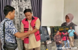 Penangkapan dua orang pelaku terlibat kasus korupsi terkait pembangunan gedung produksi tahun 2019 di Dinas Koperasi Usaha Kecil Menengah dan Perdagangan di Kecamatan Sitiung, Kabupaten Dharmasraya. Foto: Dok. Istimewa.
