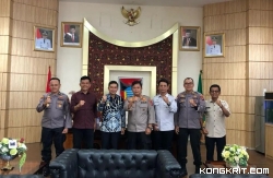 Kehadiran rombongan Binmas Polda Sumbar, yang dipimpin oleh Kombes Pol. Teddy Rayendra, dan Anggota DPRD Kota Padang Fraksi Partai Berkarya, Helmi Moesim. di Balaikota Aie Pacah, sukses menciptakan sinergi yang positif.