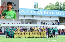 Tim kesebelasan Perseta 1970 Tulungagung (Insert : Ketua Askab PSSI Tulungagung Ahmad Baharudin)