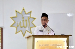 Jumat, 12 Januari 2024, Ustadz Hendrizal Azhar, Sekretaris DPRD Kota Padang bertindak sebagai penceramah pada kegiatan wirid mingguan ASN Pemerintah Kota Padang di Masjid Ukhwah Balai Kota Padang.