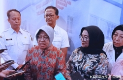 Mensos Tri Rismaharini saat dikonfirmasi awak media di RSUD dr Iskak Tulungagung