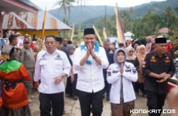 Sabtu, 13 Januari 2024 Bupati Solok, Capt. H. Epyardi Asda, memimpin kunjungan untuk meningkatkan mutu pendidikan dan fasilitas di SMPN 1 Kec. Payung Sekaki.