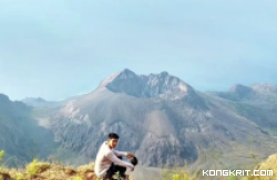 Petualangan Berapi, Mengungkap Keindahan dan Misteri Gunung Iliwerung di Pulau Lembata NTT. (Foto : Dok. Istimewa)