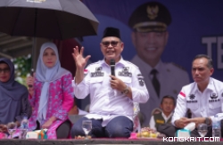 Bupati Solok, Capt. H. Epyardi Asda, M.Mar, memberikan kehadiran yang mencerminkan dukungan penuh terhadap peningkatan kapasitas kader Posyandu.