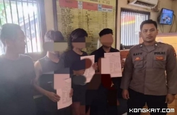 Tiga tersangka pengeroyokan saat diamankan polisi