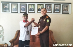 Oyon Hendri, ketua LSM Tipikor kabupaten Pasaman telah melaporkan dugaan korupsi dana desa lima nagari ke kejaksaan negeri kabupaten Pasaman.