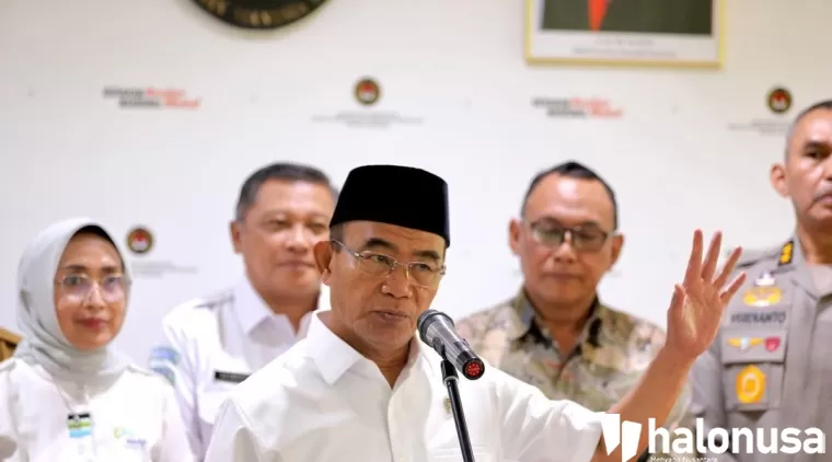 Menteri Koordinator Bidang Pembangunan Manusia dan Kebudayaan (Menko PMK) Muhadjir Effendy