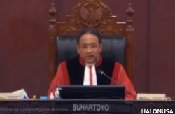 Sidang Perdana Sengketa Pilpres, Kuasa Hukum Anies-Imin Tayangkan Video, Ketua MK Minta Disetop