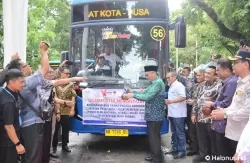 Wali Kota Padang meresmikan 10 unit bus Trans Padang Koridor 3