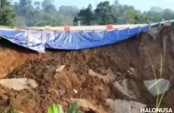 Tangkap layar video longsor di Tol Bocimi, Sukabumi
