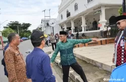 Wali Kota Padang melakukan pengecekan persiapan Festival Rakyat Muaro Padang