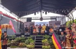 Pembukaan Festival Rakyat Muaro oleh Gubernur dan Wali Kota Padang