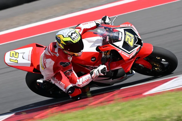 Dua Race Perdana MRS 2025 Adenanta Putra Sapu Bersih