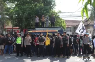 Ratusan personel gabungan Polres Tulungagung Diterjunkan dalam Pengamanan Sidang Putusan di Pengadilan Negeri Tulungagung