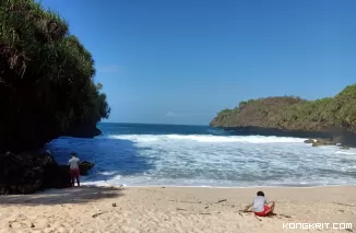 Pantai Dadapan, Wisata Gratis Gunung Kidul Jogjakarta dengan Pemandangan yang Instagramable (Foto: Dok.Istimewa)