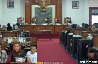 Tim Supervisi KPK Wilayah Jatim III Kunjungi Kantor DPRD Tulungagung  (Insert : dari kiri , PIC Koordinator Supervisi KPK Wilayah Jatim III Alvi Rahman, Ketua DPRD Tulungagung Marsono, Sekwan DPRD Tulungagung Sudarmaji)