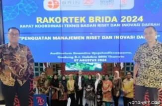 Keterangan foto: Kepala BRIDA, Dr. Adi Prasetiya, S.E., M.M. dan Kepala Bidang Penyelenggaraan Pemerintahan dan Pengkajian Peraturan, Oki Sakti Nugrahajati, SE., M.Si., saat mengikuti Rakortek BRIDA dan InaRI Expo 2024