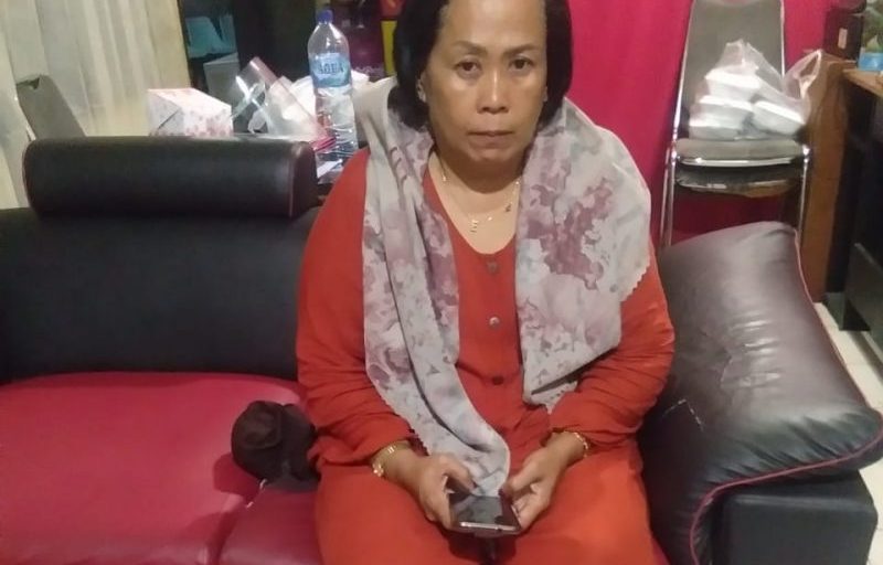 Satreskrim Polresta Padang, Sumatera Barat menangkap seorang perempuan terduga kasus penipuan tes CPNS di Padang, Sabtu (22/11/2020) | Photo read should by Gon/Halonusa