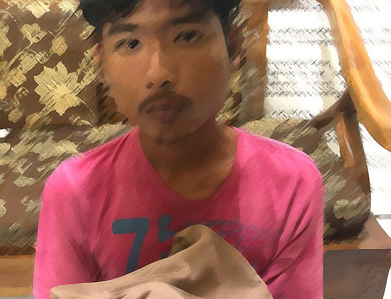 Pencuri spesialis rumah kos-kosan setelah ditangkap Sat Reskrim Polresta Padang, Sumbar. Ia telah beraksi di sembilan lokasi di Kota Padang. | Gon/Halonusa