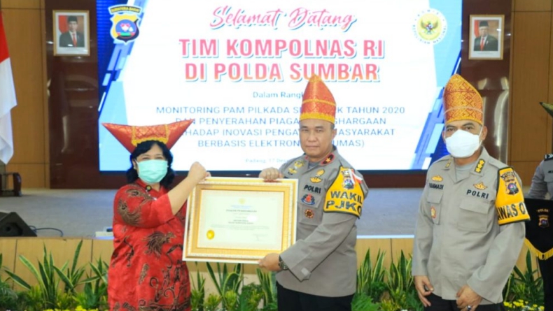 PAM Pilkada serentak 2020, Jajaran Polda Sumatera Barat menerima piagam penghargaan dari Kompolnas RI | Ist/Halonusa