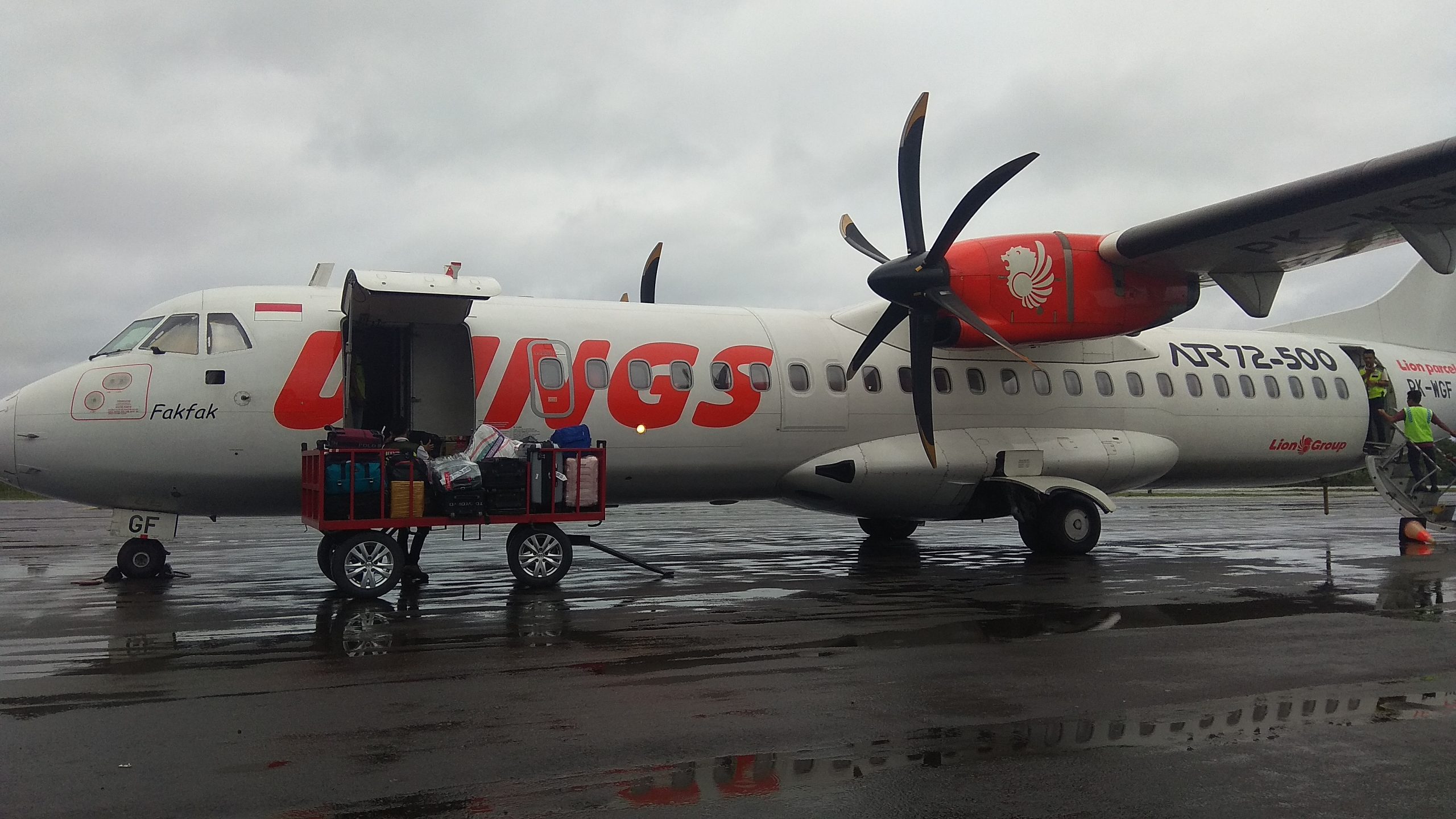 Wings Air kini melayani 3 frekuensi penerbangan Padang - Gunung Sitoli - Padang | Dokumen Kariadil Harefa/Tanharimage/Halonusa