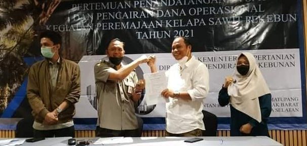 Program Peremajaan Sawit Rakyat (PSR) masyarakat Kabupaten Dharmasraya, Sumatera Barat (Sumbar) dilaksanakan, bahkan telah dilakukan penandatangan Surat Perintah Kerja (SPK) di Kementerian Pertanian RI, Jakarta, Senin (8/3/2021) |Dinas Pertanian Kabupaten