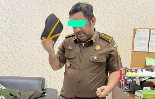 Mengaku sebagai jaksa, pria ini diciduk tim intel Kejari Surabaya, Jawa Timur | Halonusa | 