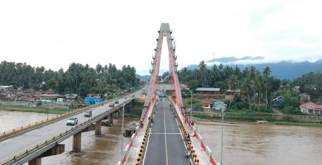 Jembatan Sungai Dareh Kabupaten Dharmasraya, Sumatera Barat. | Int |