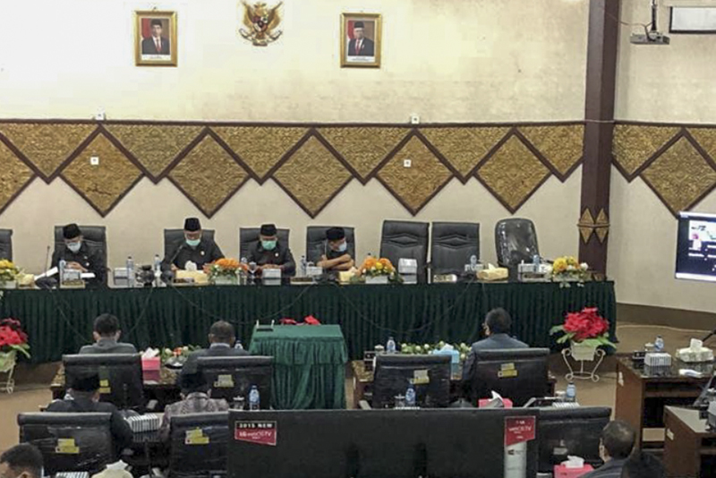 Rapat Paripurna tentang Pemberhentian Wali Kota Padang dan Usulan Wakil Wali Kota Padang sebagai Wali Kota Padang.