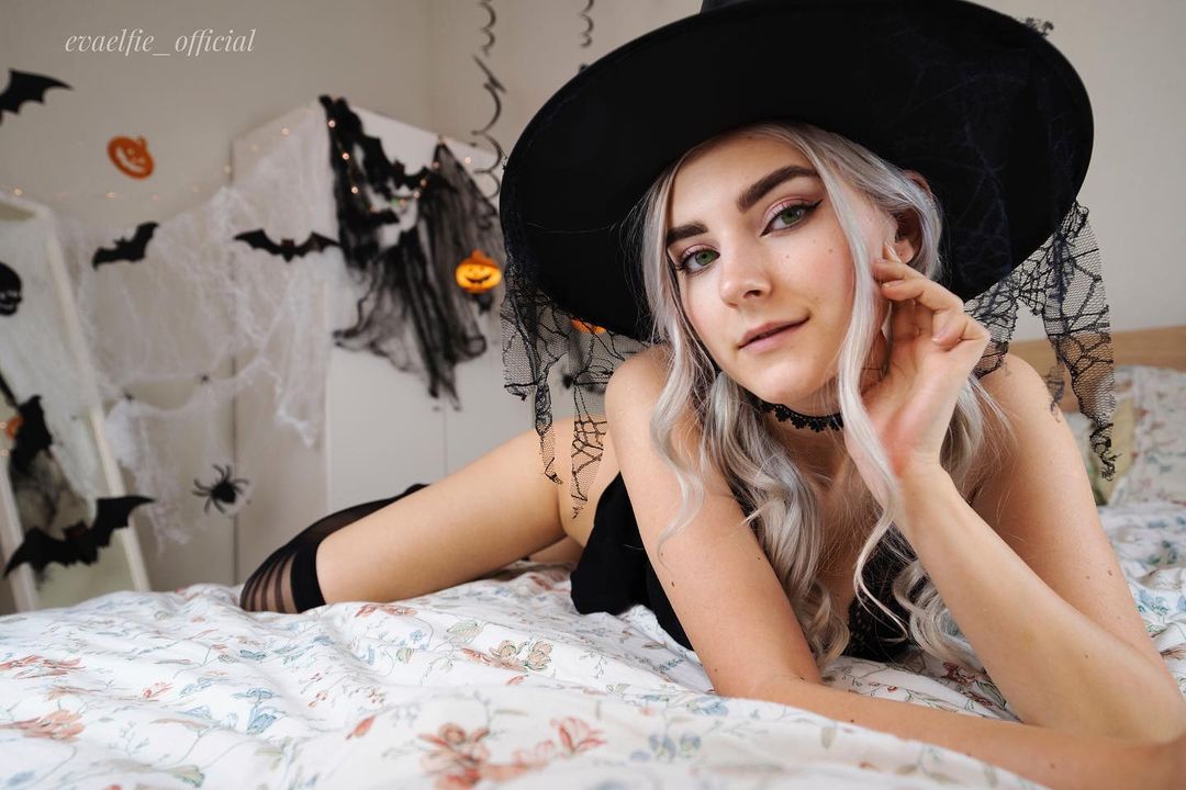 Eva Elfie | Halloween is coming ? @pornhub launched a new “viewers’ choice” contest and you can vote for your favorite models to help them win ?