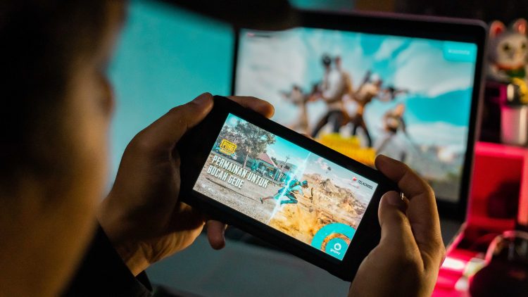 Telkomsel melalui Dunia Games berkolaborasi dengan GoPay dan PUBG MOBILE menghadirkan rangkaian penawaran menarik bagi ekosistem game Tanah Air, di mana pelanggan Telkomsel dapat melakukan top up pertama PUBG Mobile tanpa minimum transaksi dengan tambahan