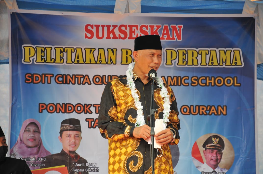 Gubernur Sumatera Barat Mahyeldi