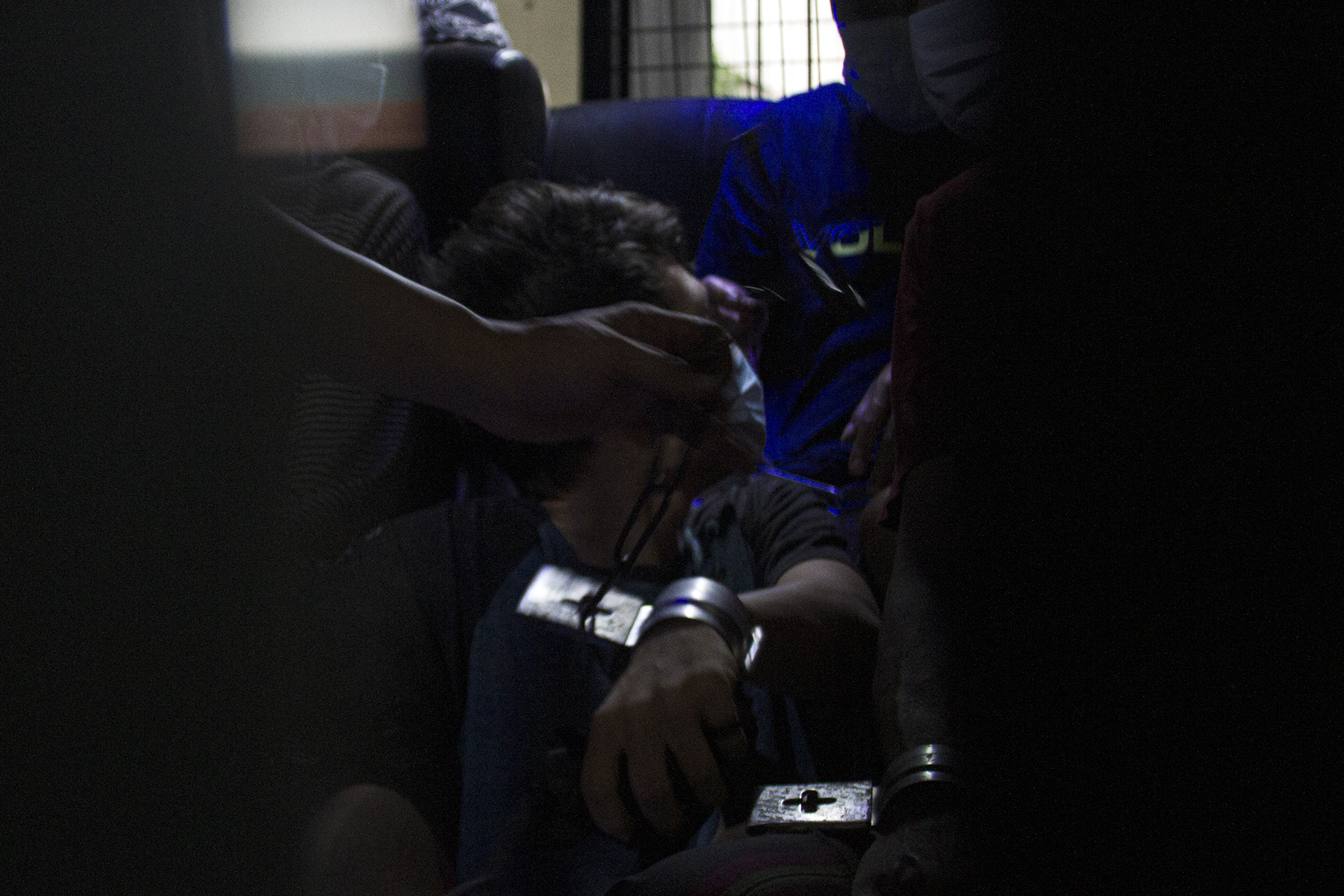 Delapan warga binaan tersandung kasus narkoba dengan masa tahanan hingga seumur hidup dipindahkan ke Lapas Kelas I Palembang, pasca upaya hendak melarikan diri dari dalam Lapas. Tanharimage/Halonusa.com